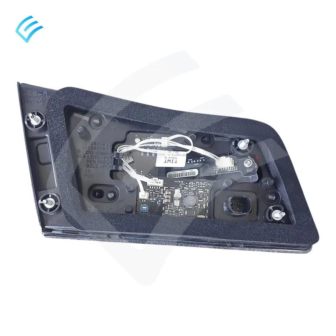 NUEVO OEM Tesla Model S Luz trasera de la puerta trasera SAE mano derecha 6005924-00-E